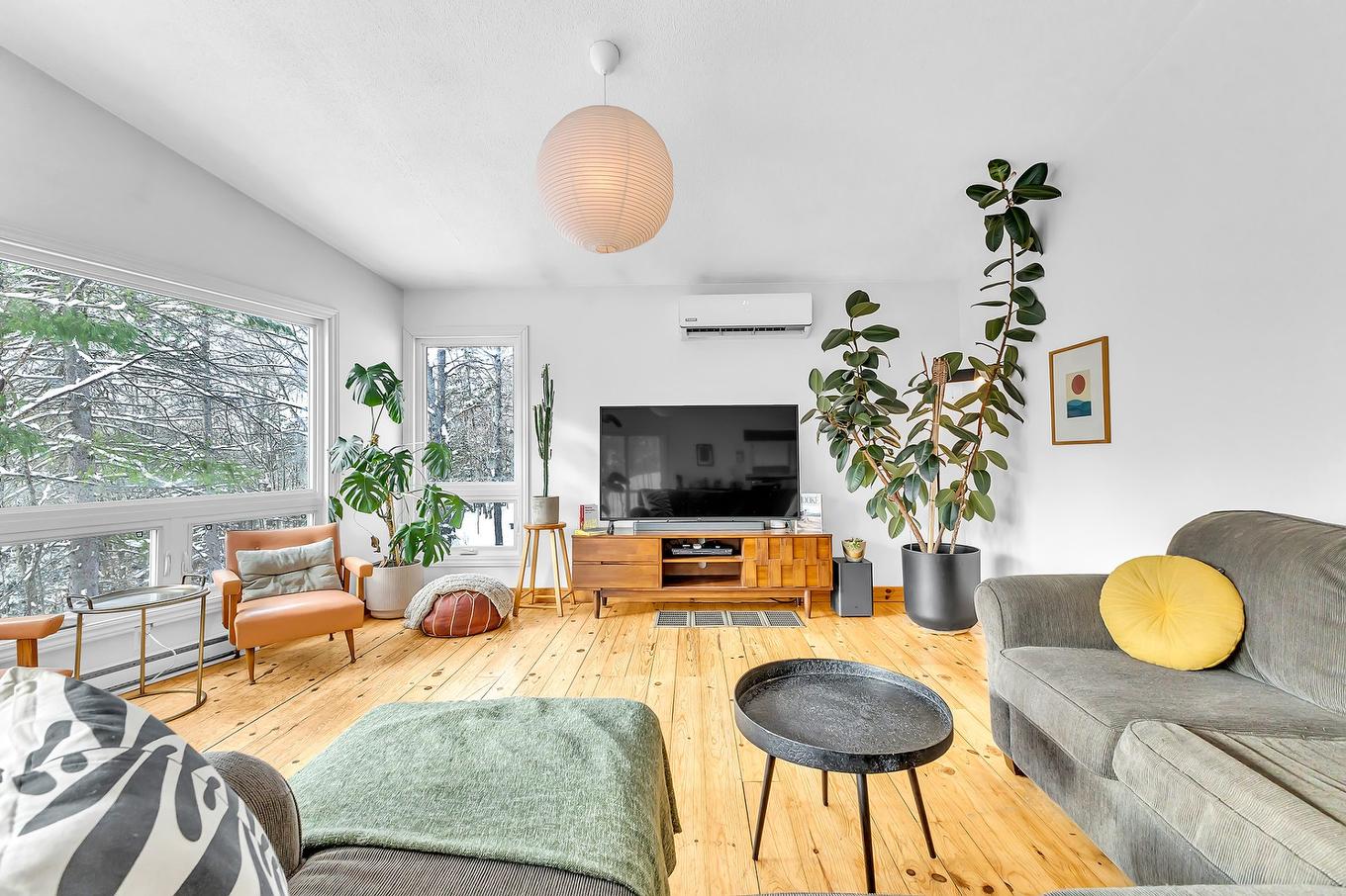 Salon - 16 Ch. De La Mésange, Val-Des-Monts, QC - Indoor Photo Showing Living Room
