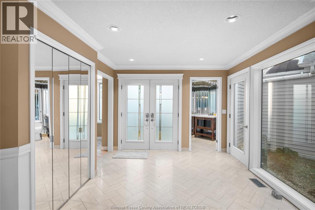 128 Marine, Tecumseh, ON - Indoor Photo Showing Other Room