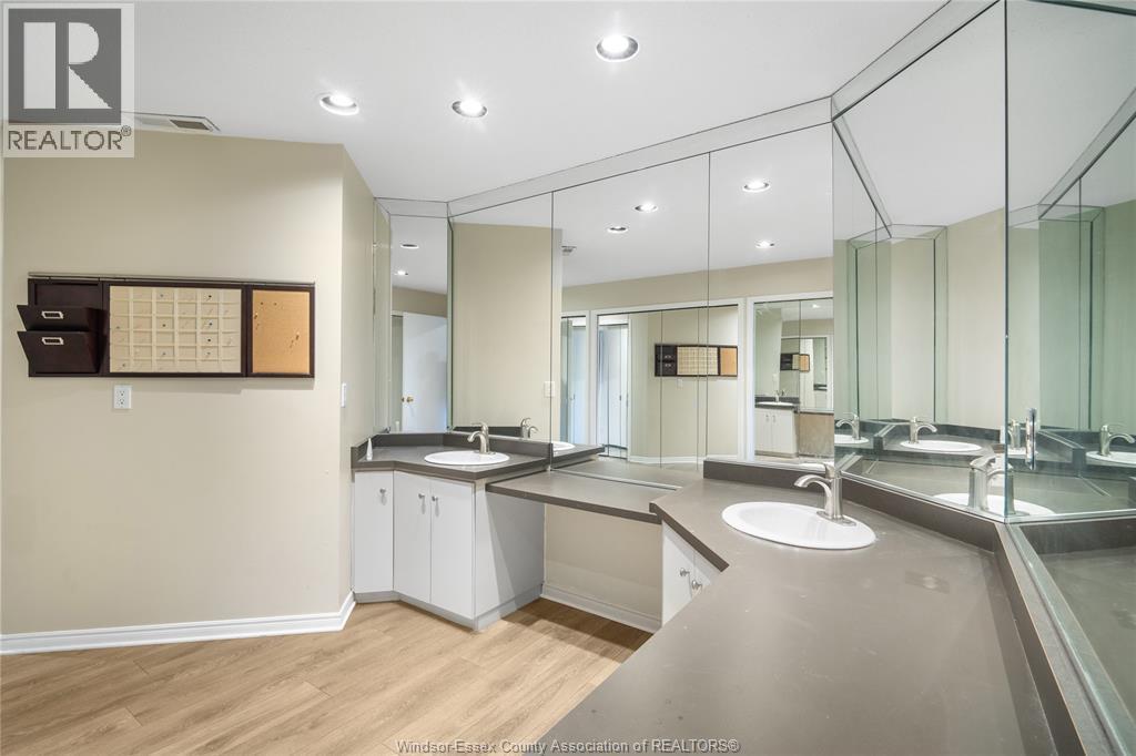 128 Marine, Tecumseh, ON - Indoor