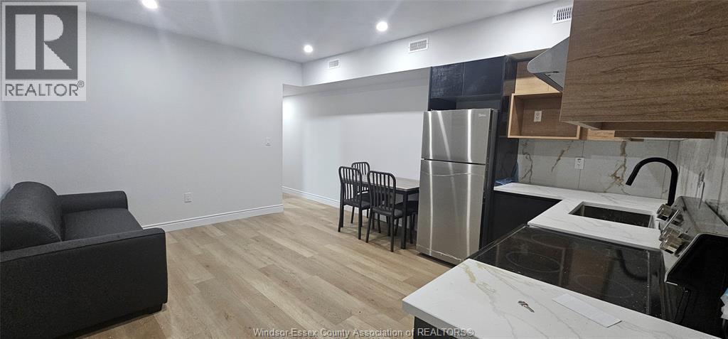 536 Caron Ave Unit B, Windsor, ON - Indoor