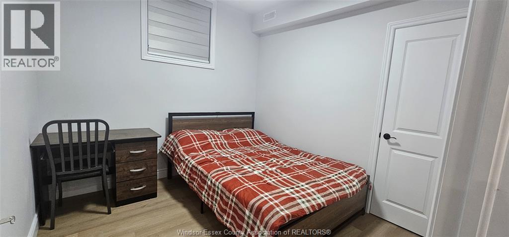 536 Caron Ave Unit B, Windsor, ON - Indoor Photo Showing Bedroom