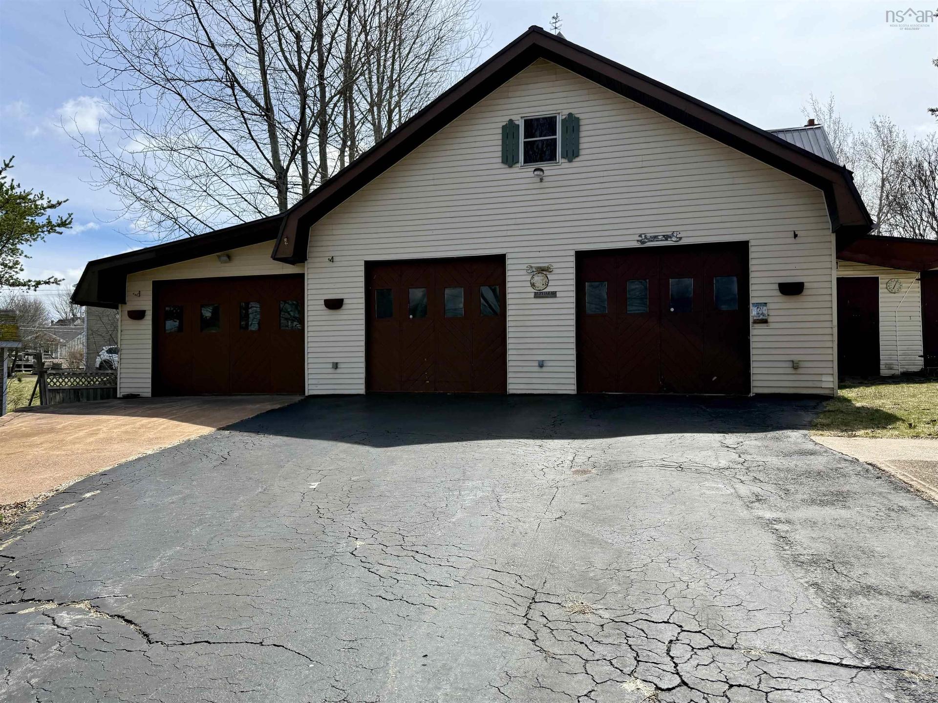 46 Cornwall Street, Amherst, NS