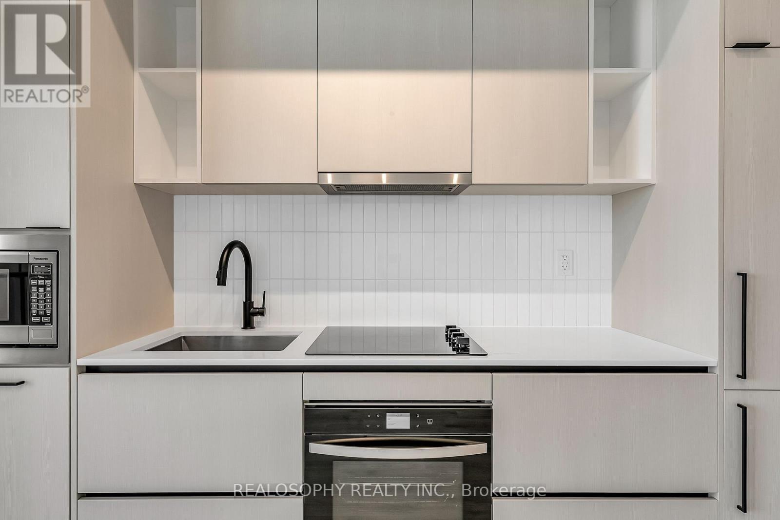 706 - 1285 Dupont Street, Toronto, ON - Indoor Photo Showing Kitchen