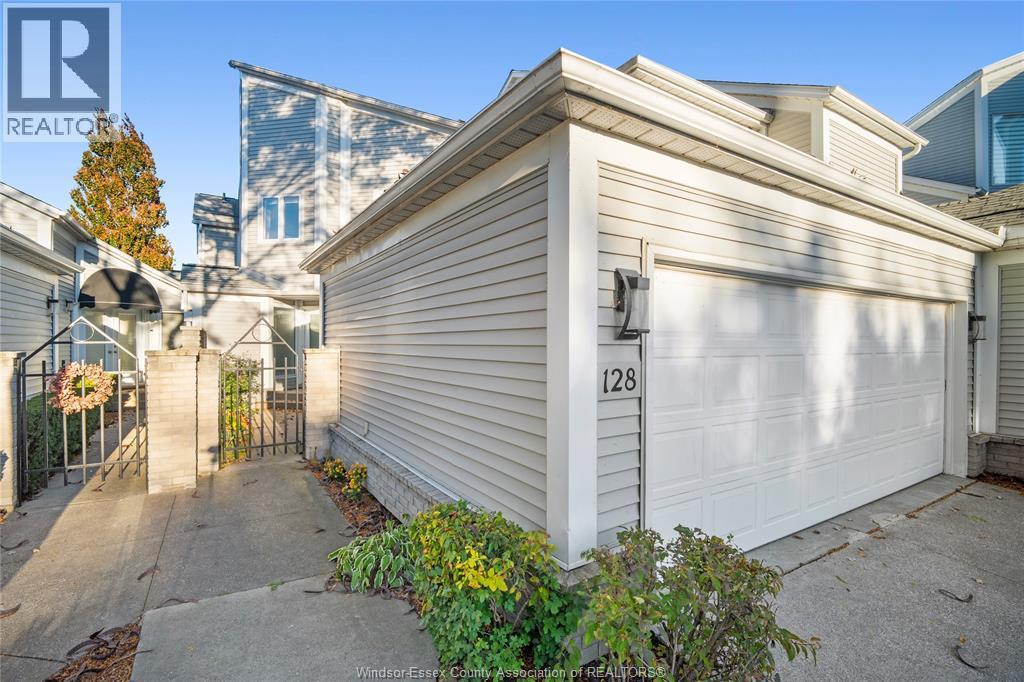 128 Marine, Tecumseh, ON - Outdoor