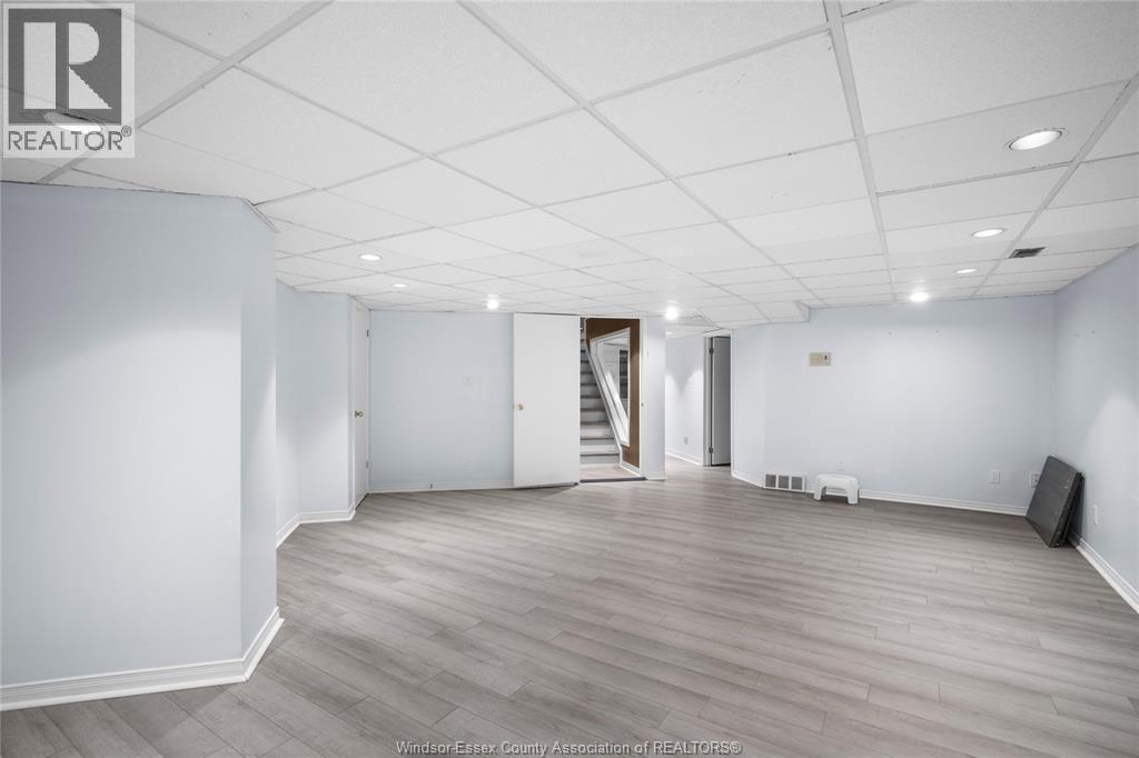 128 Marine, Tecumseh, ON - Indoor Photo Showing Other Room