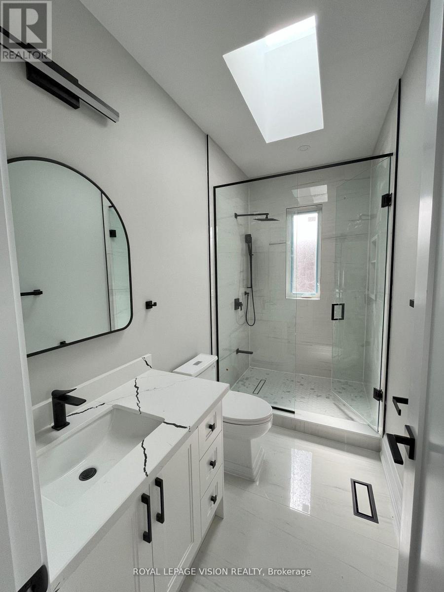 47 Lillington Avenue, Toronto, ON - Indoor Photo Showing Bathroom