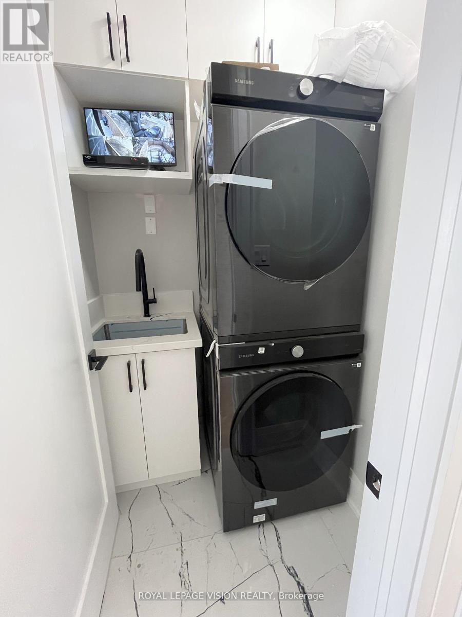 47 Lillington Avenue, Toronto, ON - Indoor Photo Showing Laundry Room