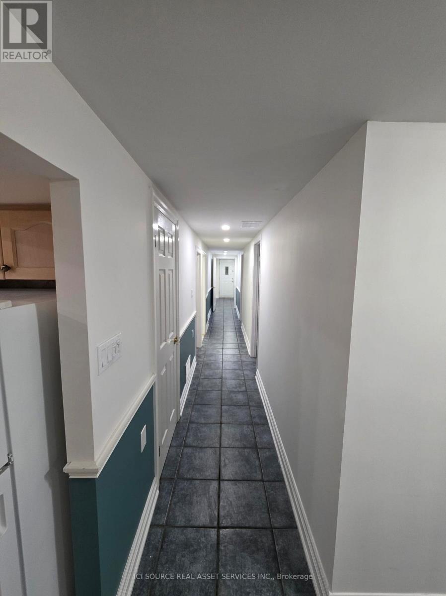 Basement - 33 Broomfield Drive, Toronto, ON - Indoor Photo Showing Other Room