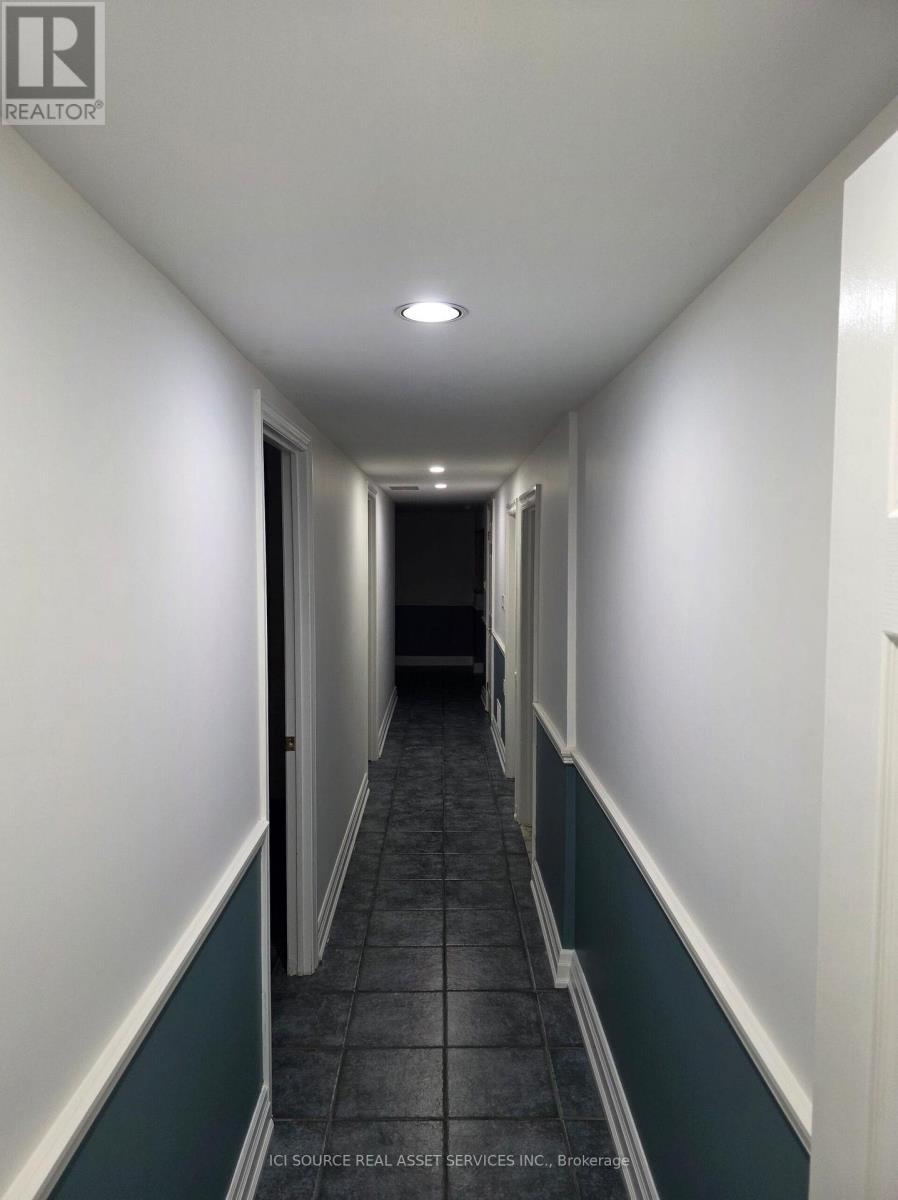 Basement - 33 Broomfield Drive, Toronto, ON - Indoor Photo Showing Other Room