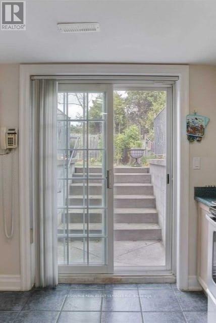 Basement - 33 Broomfield Drive, Toronto, ON - Indoor Photo Showing Other Room