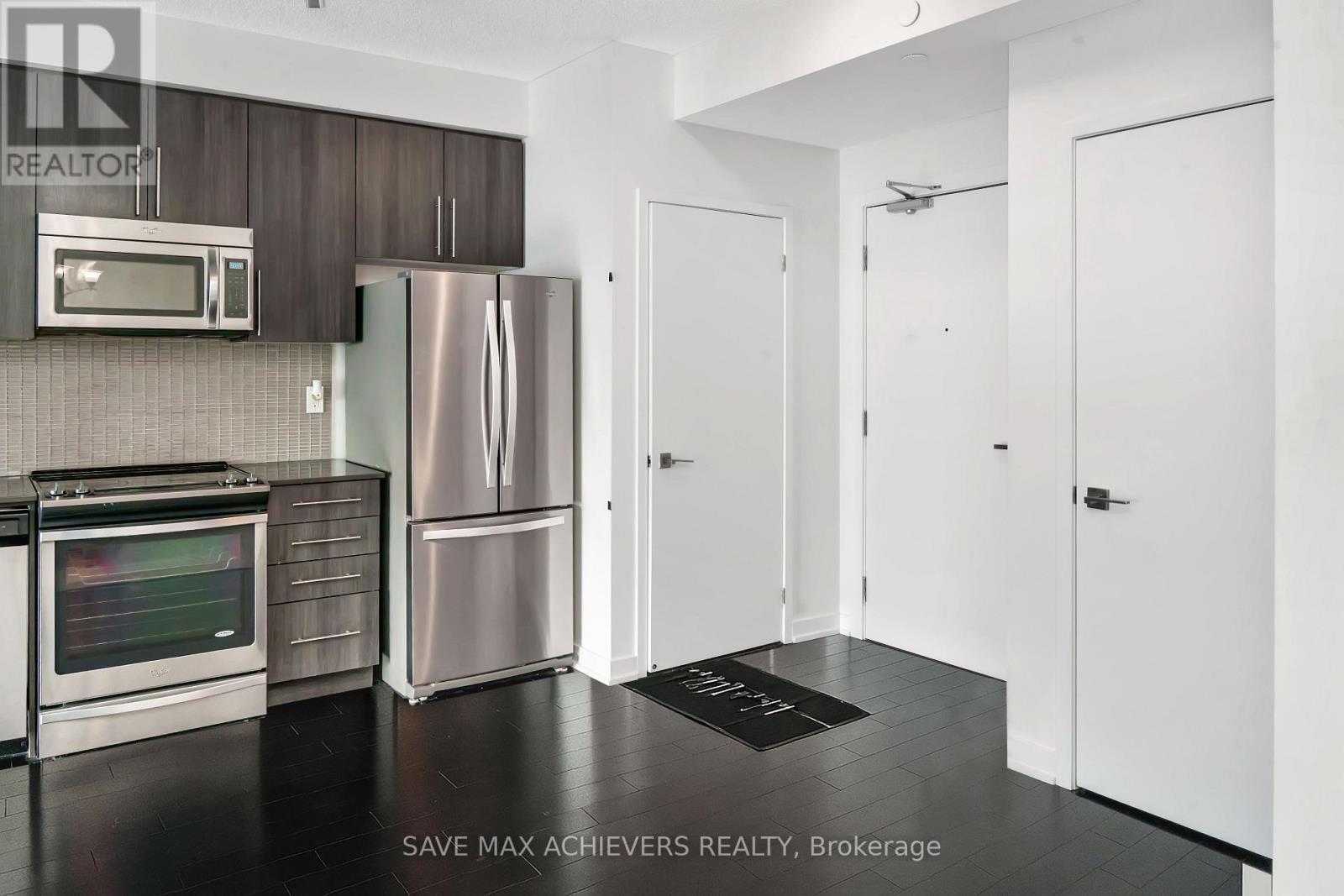 801 - 510 Curran Place, Mississauga, ON - Indoor Photo Showing Kitchen With Stainless Steel Kitchen
