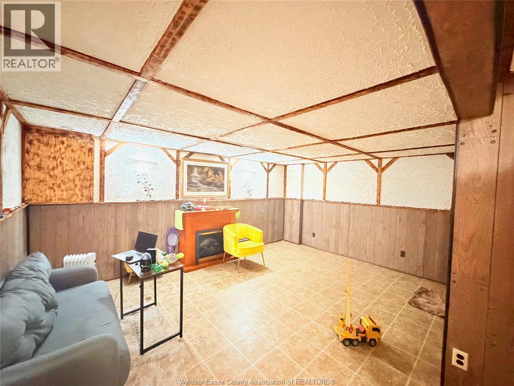 3000 Meadowbrook Lane Unit# 2, Windsor, ON - Outdoor