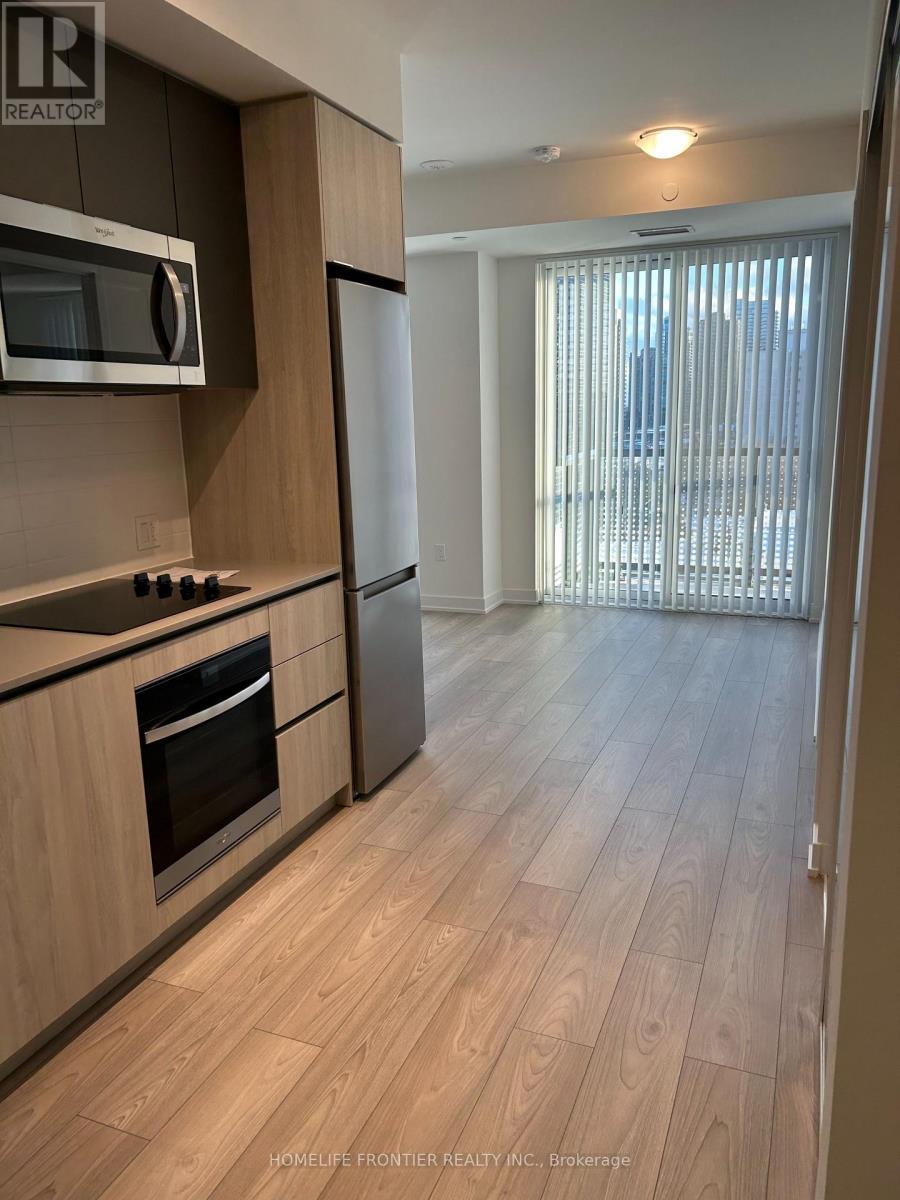 720 - 5858 Yonge Street, Toronto, ON - Indoor Photo Showing Kitchen
