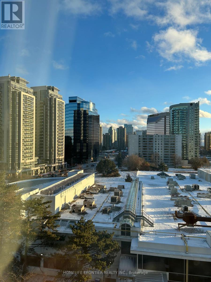 720 - 5858 Yonge Street, Toronto, ON - Outdoor With View