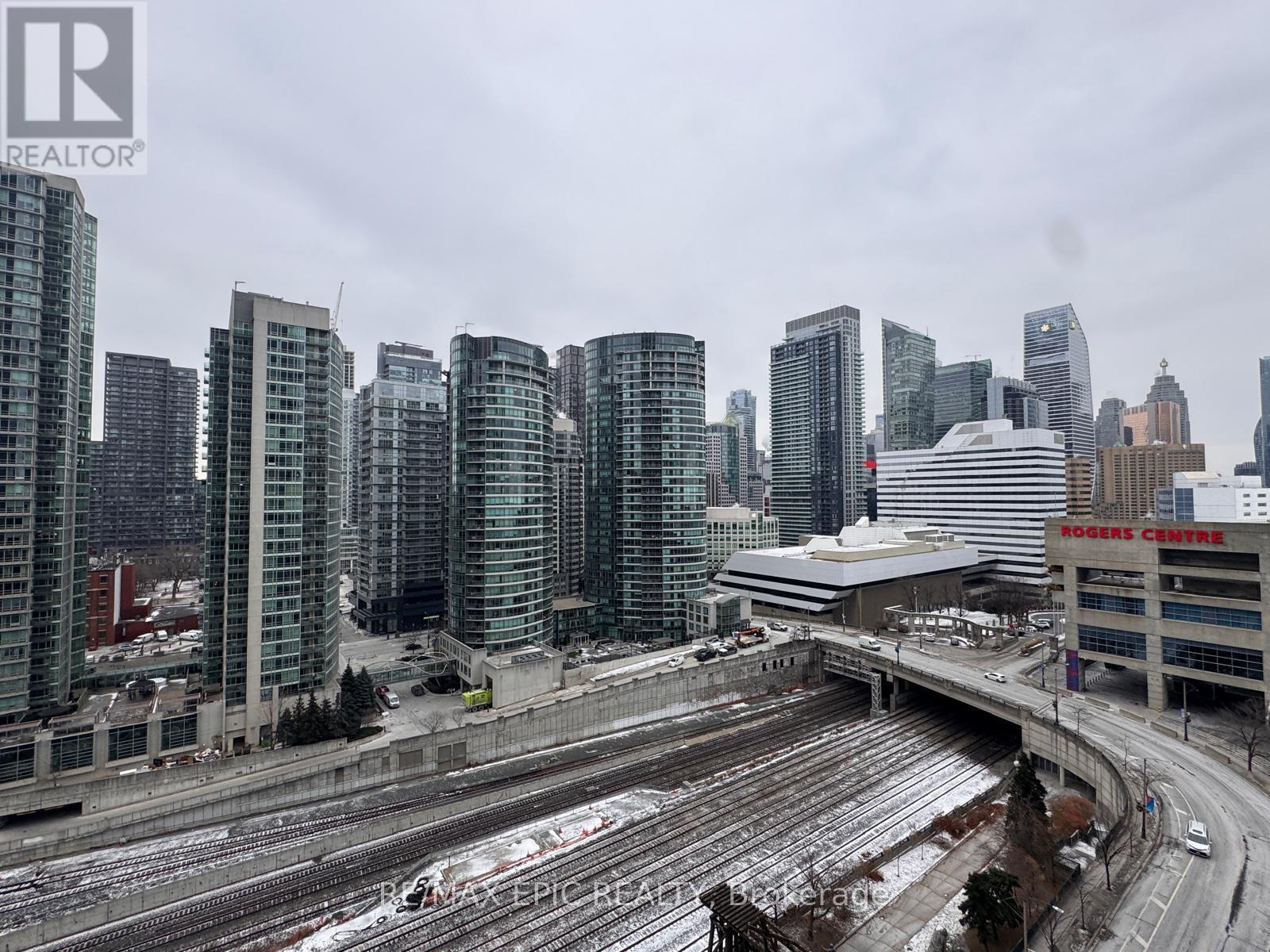 1611 - 1 Concord Cityplace Way, Toronto, ON - Outdoor