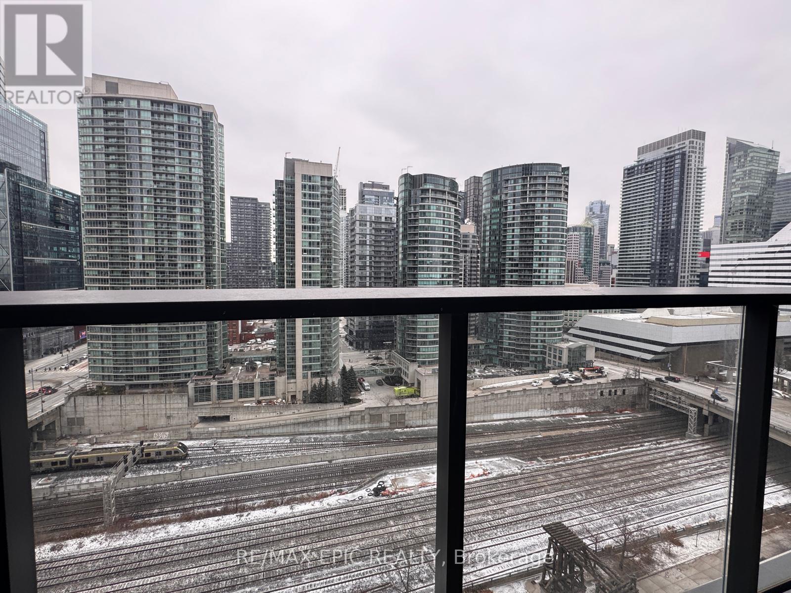 1611 - 1 Concord Cityplace Way, Toronto, ON - Outdoor With Balcony