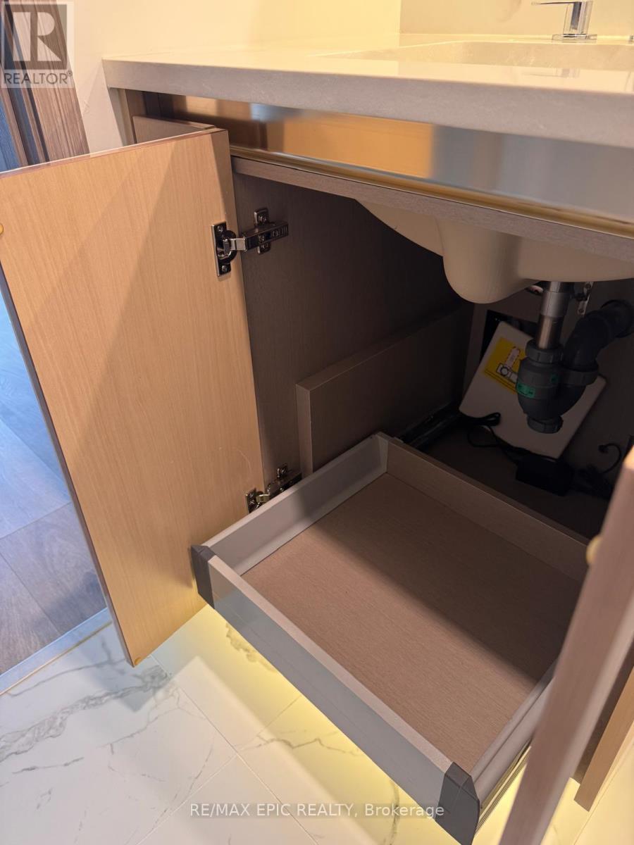 1611 - 1 Concord Cityplace Way, Toronto, ON - Indoor Photo Showing Other Room