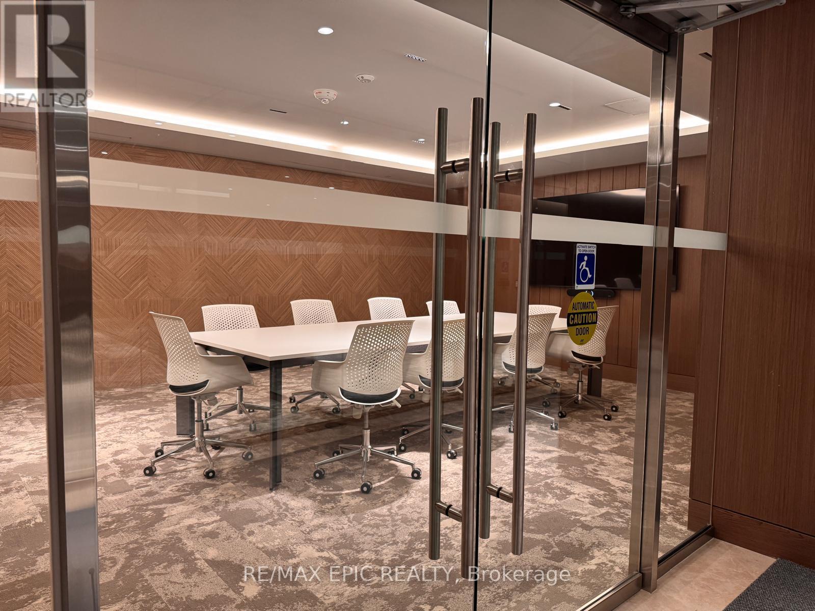 1611 - 1 Concord Cityplace Way, Toronto, ON - Indoor