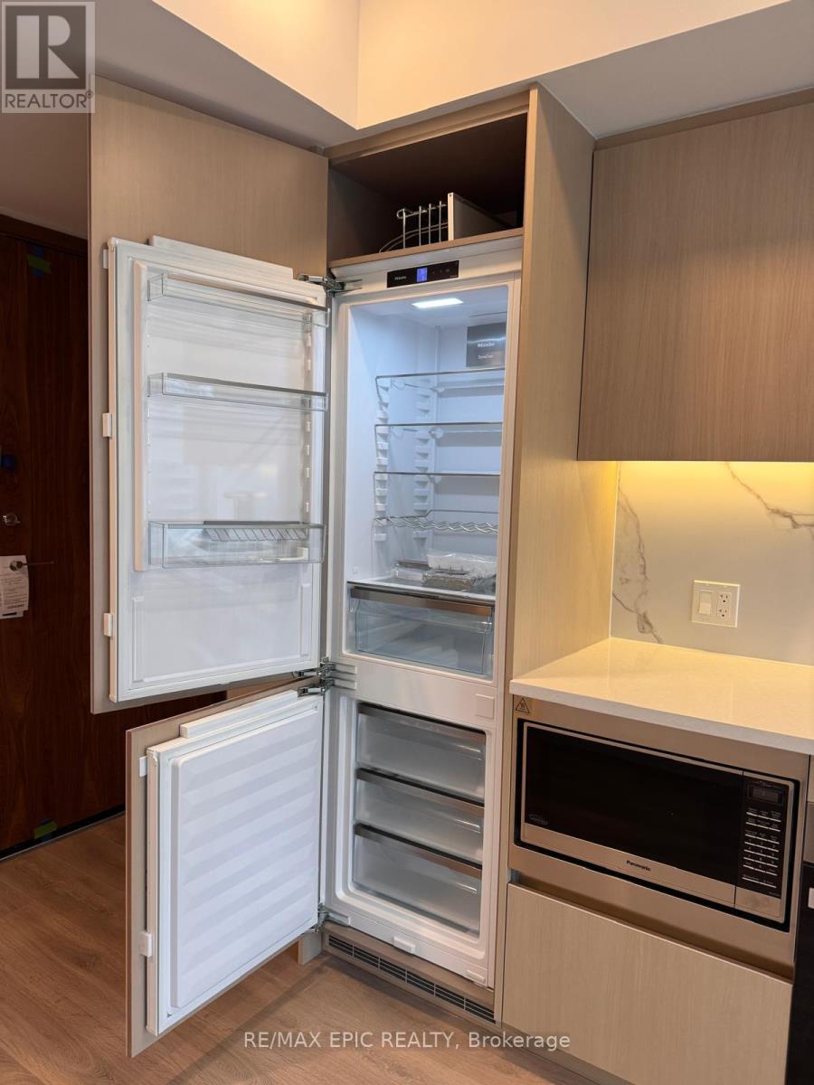 1611 - 1 Concord Cityplace Way, Toronto, ON - Indoor Photo Showing Other Room