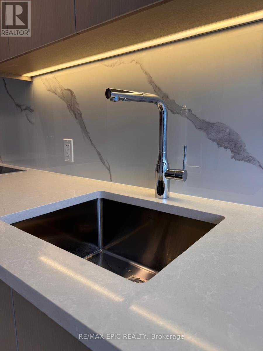 1611 - 1 Concord Cityplace Way, Toronto, ON - Indoor Photo Showing Kitchen With Double Sink