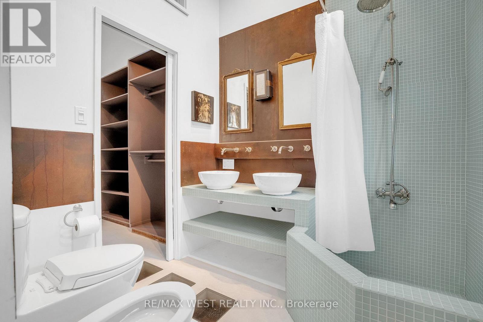 53 Argyle Street, Toronto, ON - Indoor Photo Showing Bathroom