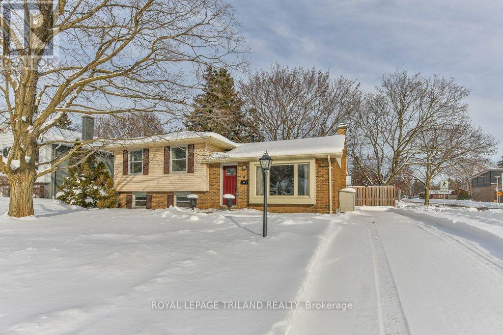 4 Maxwell Crescent, London North (North H), ON - Outdoor With Facade