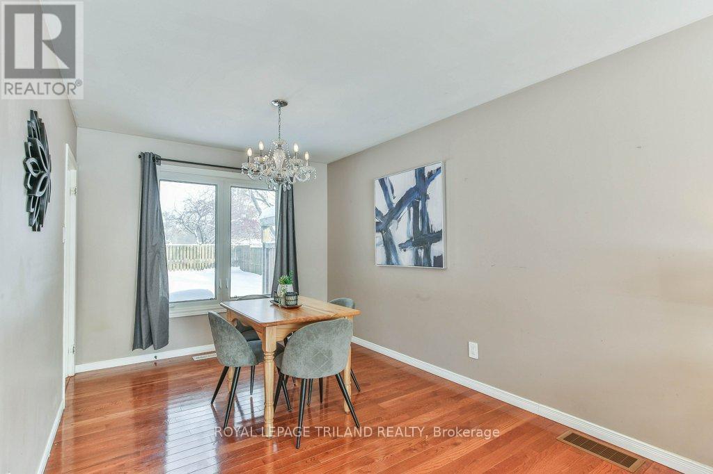 4 Maxwell Crescent, London North (North H), ON - Indoor Photo Showing Dining Room