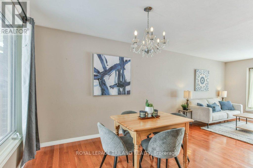 4 Maxwell Crescent, London North (North H), ON - Indoor Photo Showing Dining Room