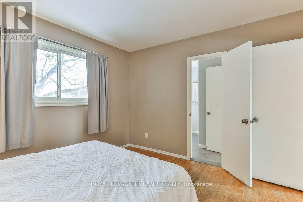 4 Maxwell Crescent, London North (North H), ON - Indoor Photo Showing Bedroom