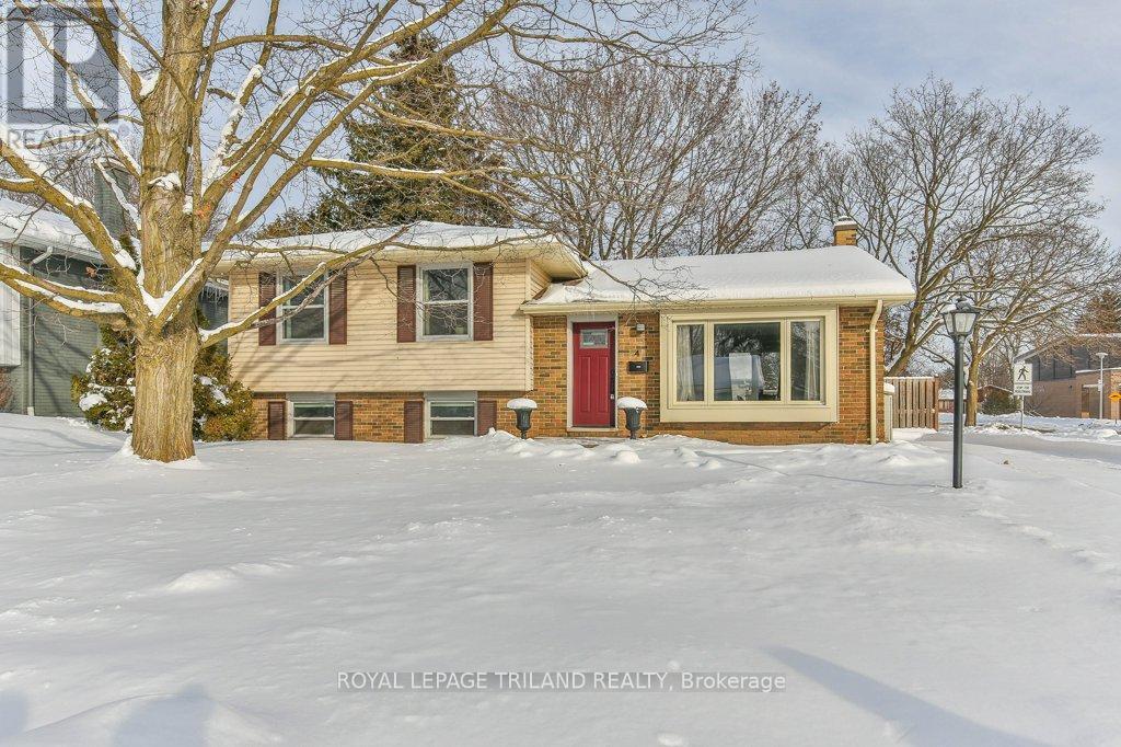 4 Maxwell Crescent, London North (North H), ON - Outdoor With Facade