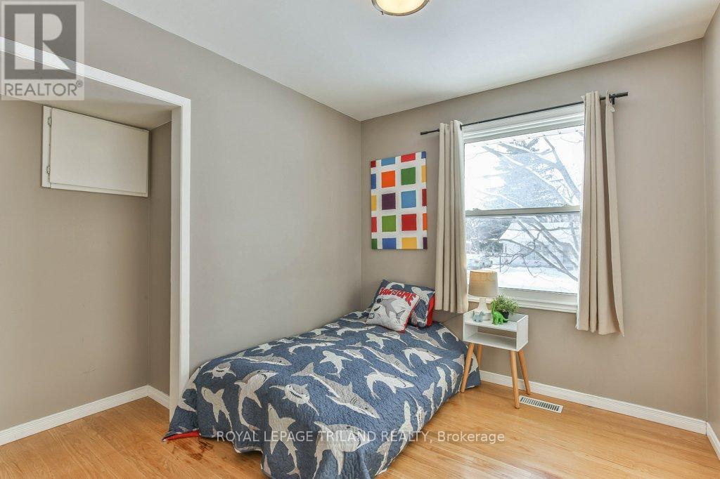 4 Maxwell Crescent, London North (North H), ON - Indoor Photo Showing Bedroom