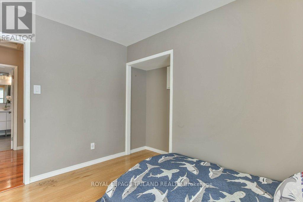 4 Maxwell Crescent, London North (North H), ON - Indoor Photo Showing Bedroom