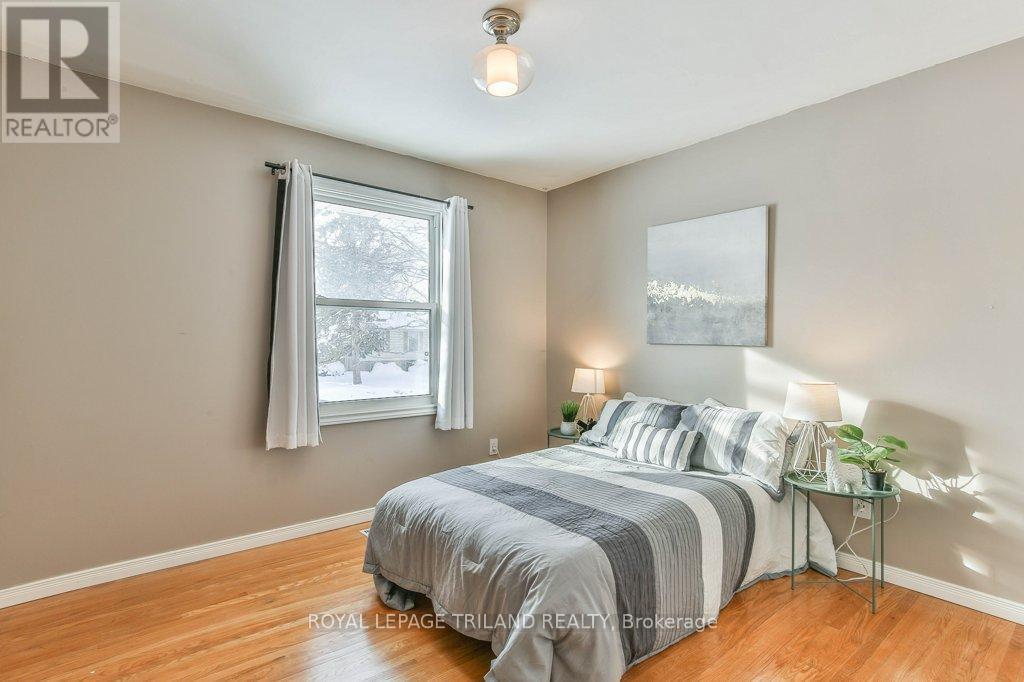 4 Maxwell Crescent, London North (North H), ON - Indoor Photo Showing Bedroom