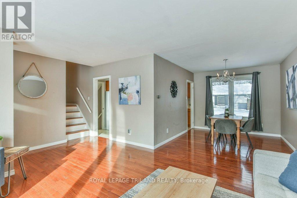 4 Maxwell Crescent, London North (North H), ON - Indoor