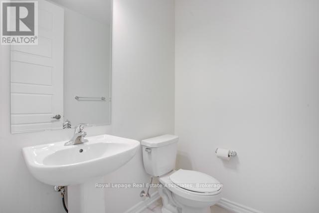 546 Fir Court, Milton, ON - Indoor Photo Showing Bathroom