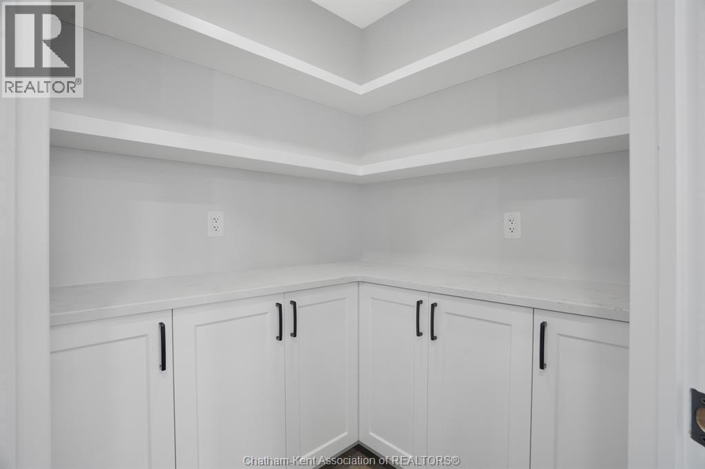 6511 Queens Line, Raleigh Township, ON - Indoor Photo Showing Other Room