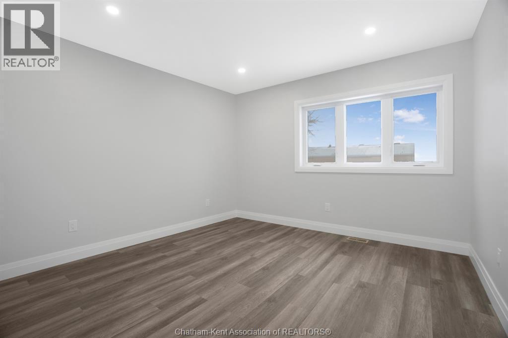 6511 Queens Line, Raleigh Township, ON - Indoor Photo Showing Other Room