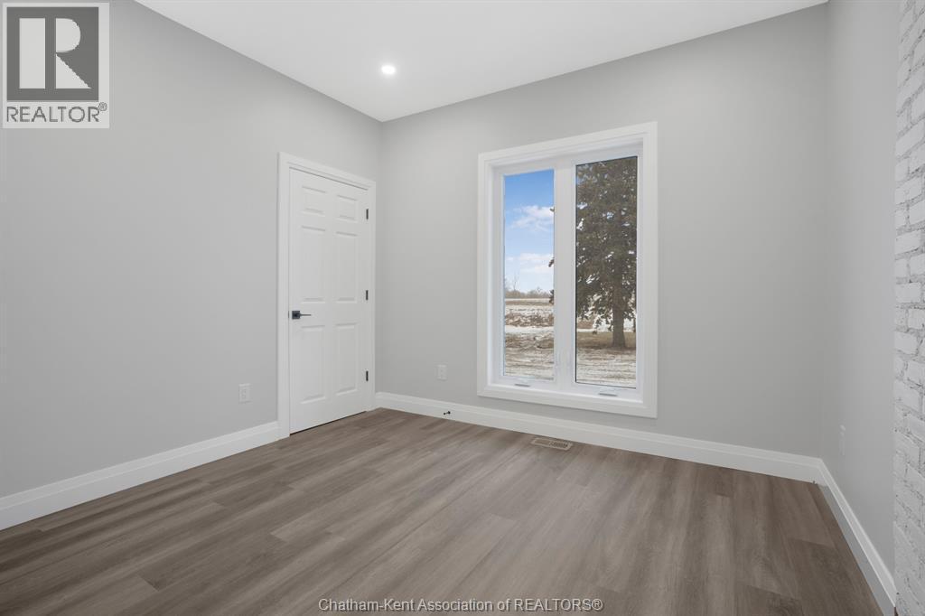 6511 Queens Line, Raleigh Township, ON - Indoor Photo Showing Other Room