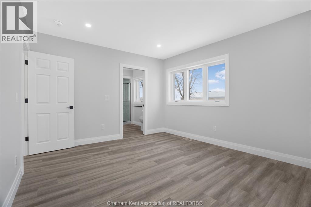 6511 Queens Line, Raleigh Township, ON - Indoor Photo Showing Other Room