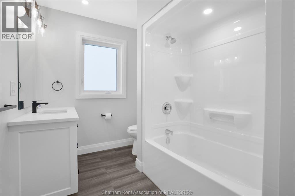 6511 Queens Line, Raleigh Township, ON - Indoor Photo Showing Bathroom