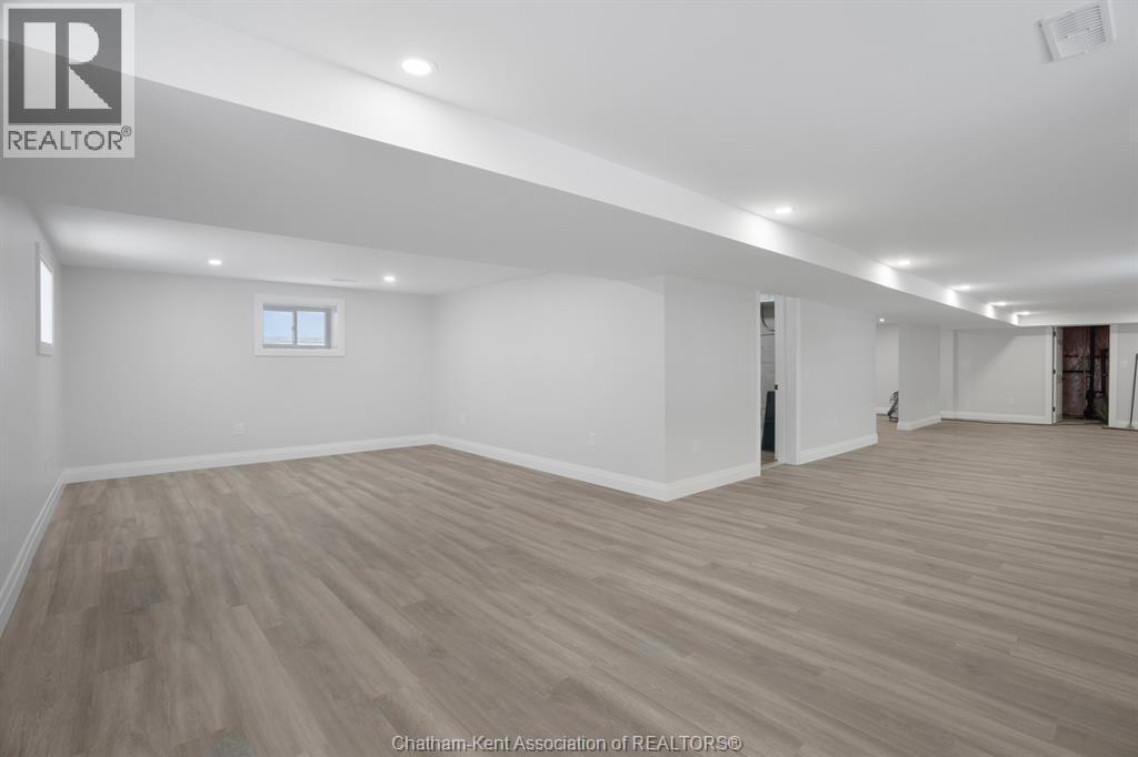 6511 Queens Line, Raleigh Township, ON - Indoor