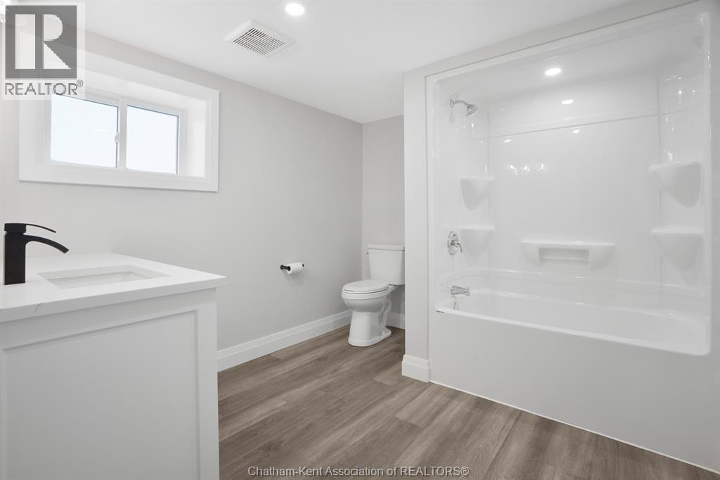 6511 Queens Line, Raleigh Township, ON - Indoor Photo Showing Bathroom