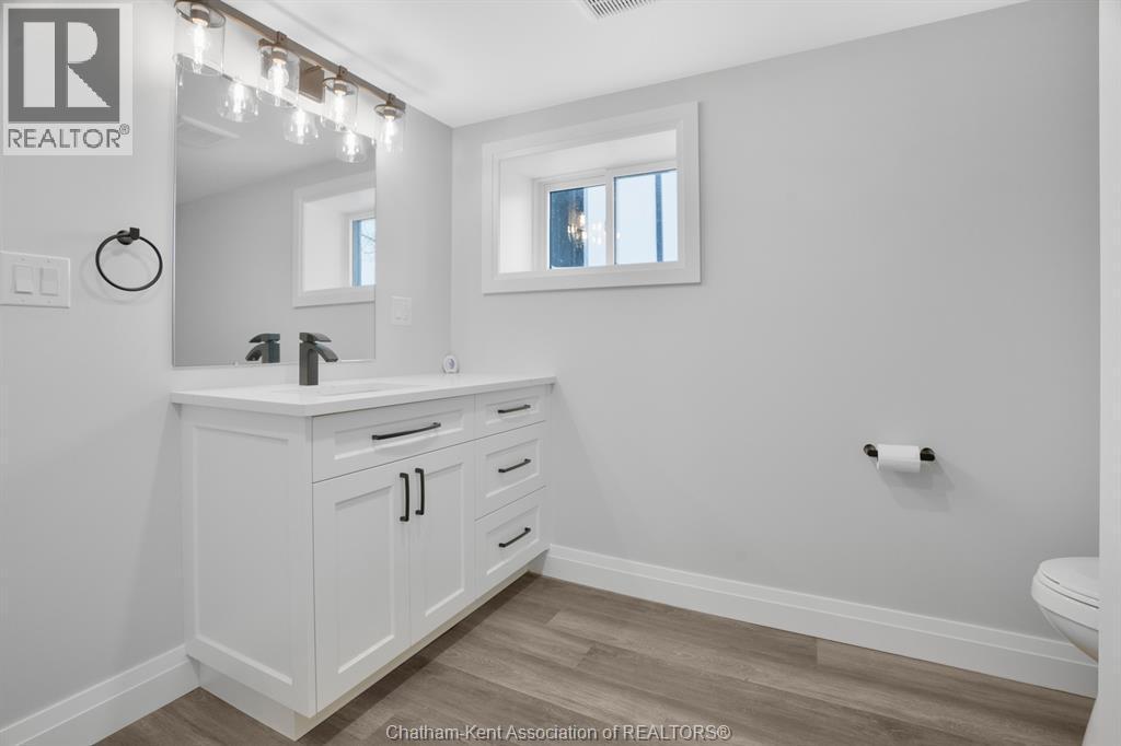 6511 Queens Line, Raleigh Township, ON - Indoor Photo Showing Bathroom