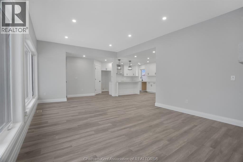 6511 Queens Line, Raleigh Township, ON - Indoor Photo Showing Other Room