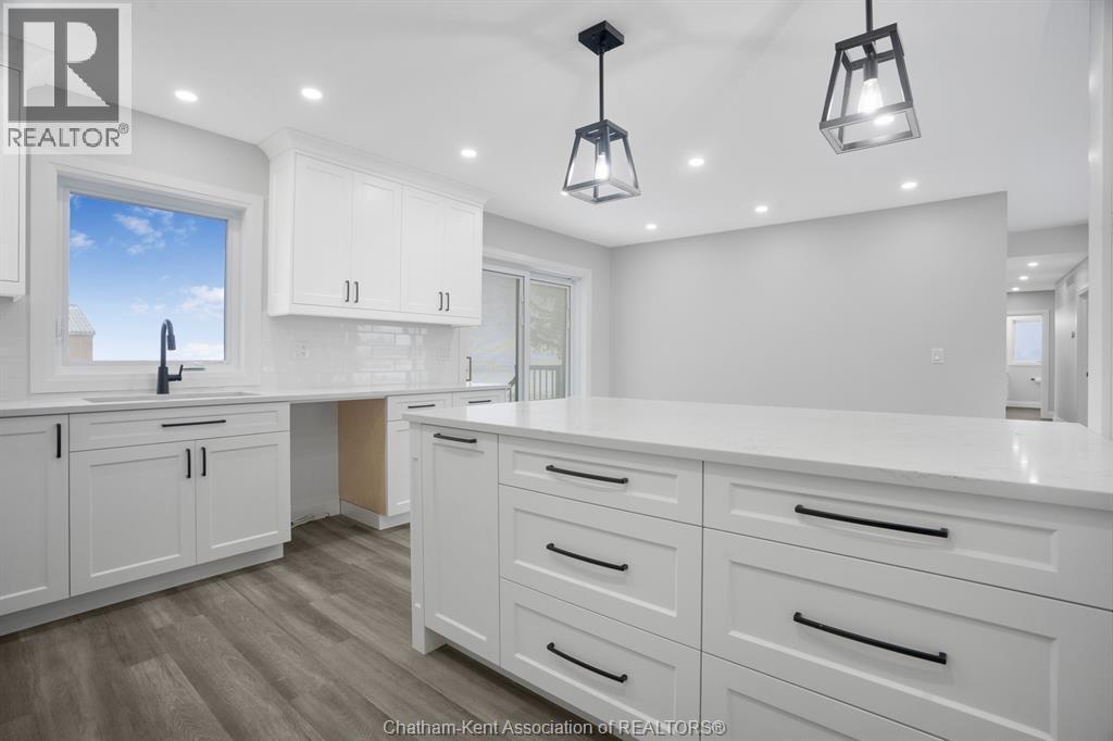 6511 Queens Line, Raleigh Township, ON - Indoor Photo Showing Kitchen