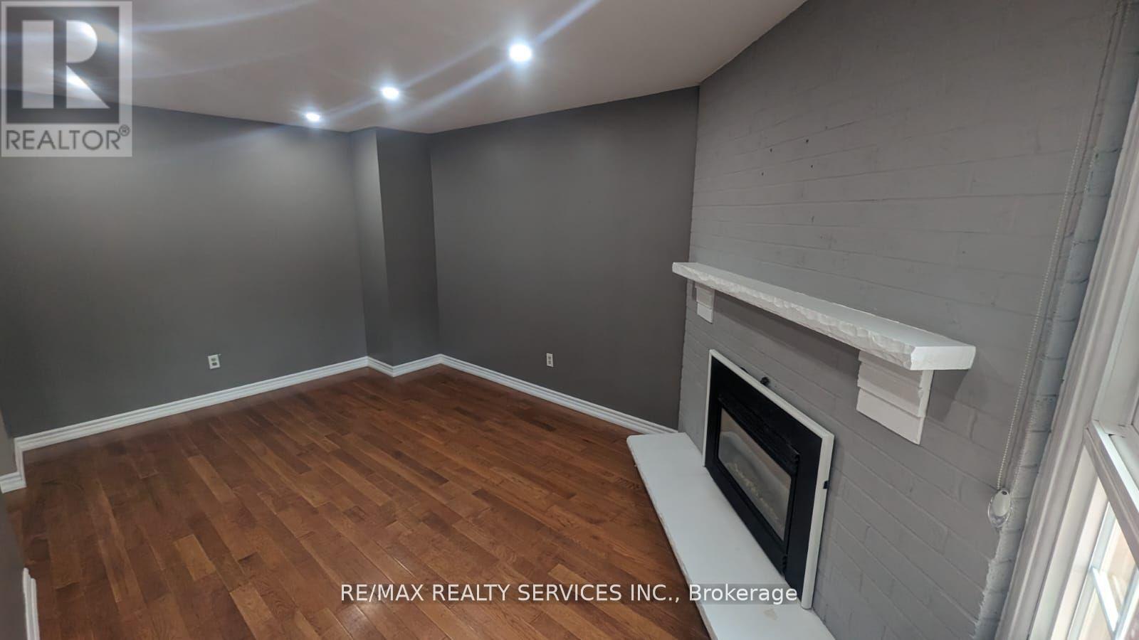 57 Atkins Circle, Brampton, ON - Indoor Photo Showing Other Room