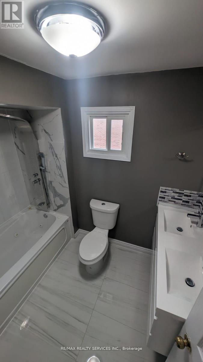 57 Atkins Circle, Brampton, ON - Indoor Photo Showing Bathroom