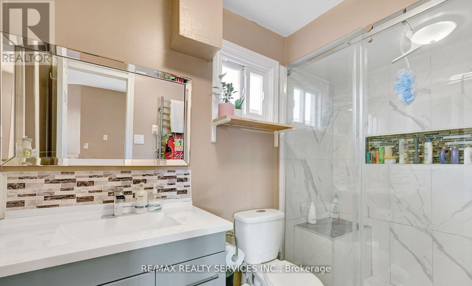 57 Atkins Circle, Brampton, ON - Indoor Photo Showing Bathroom