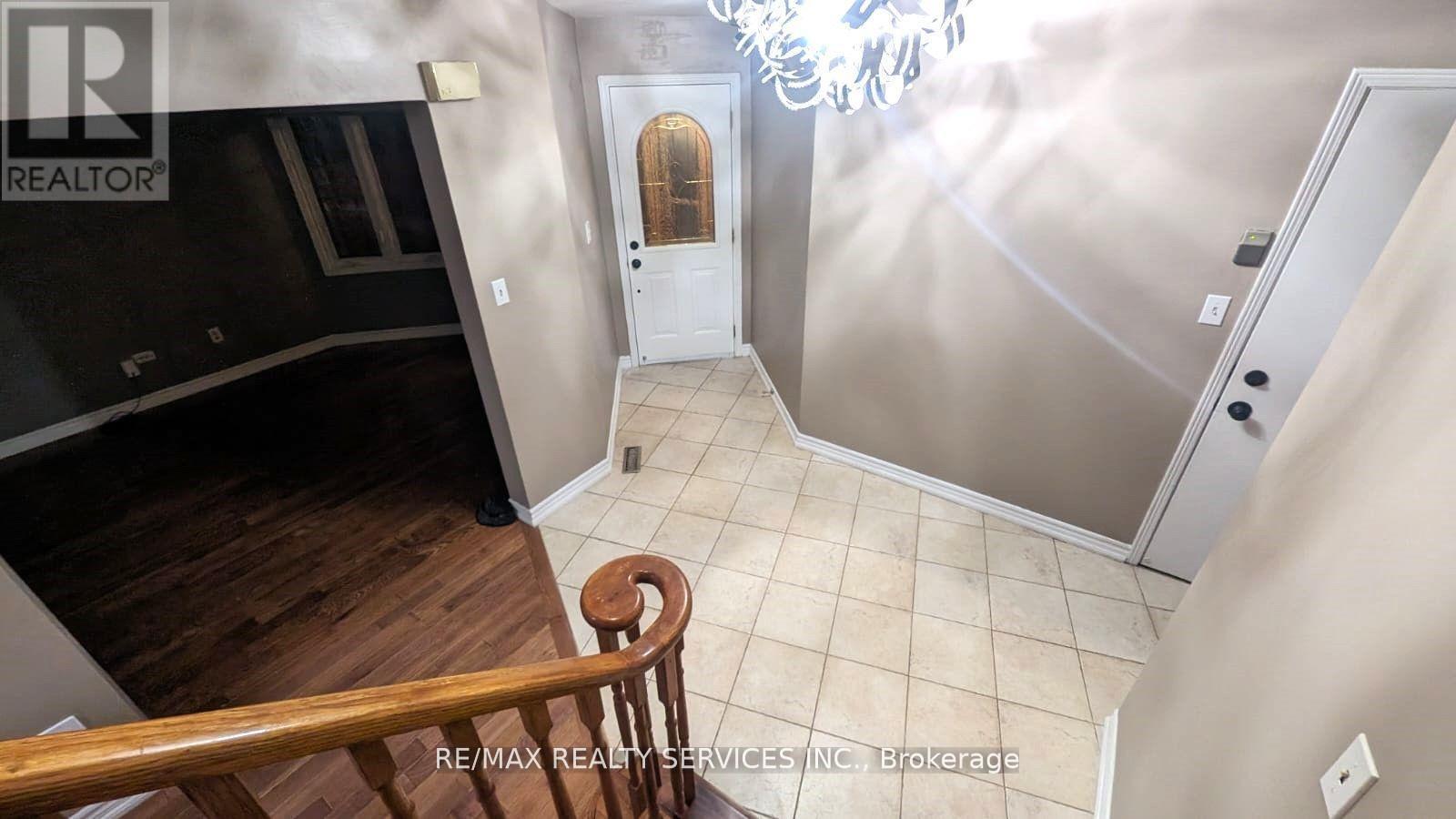 57 Atkins Circle, Brampton, ON - Indoor Photo Showing Other Room