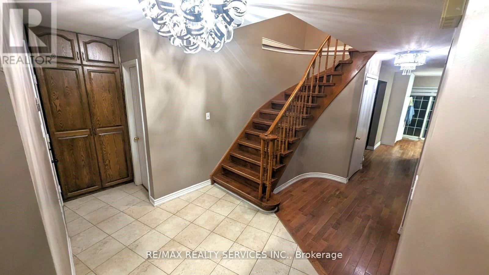 57 Atkins Circle, Brampton, ON - Indoor Photo Showing Other Room